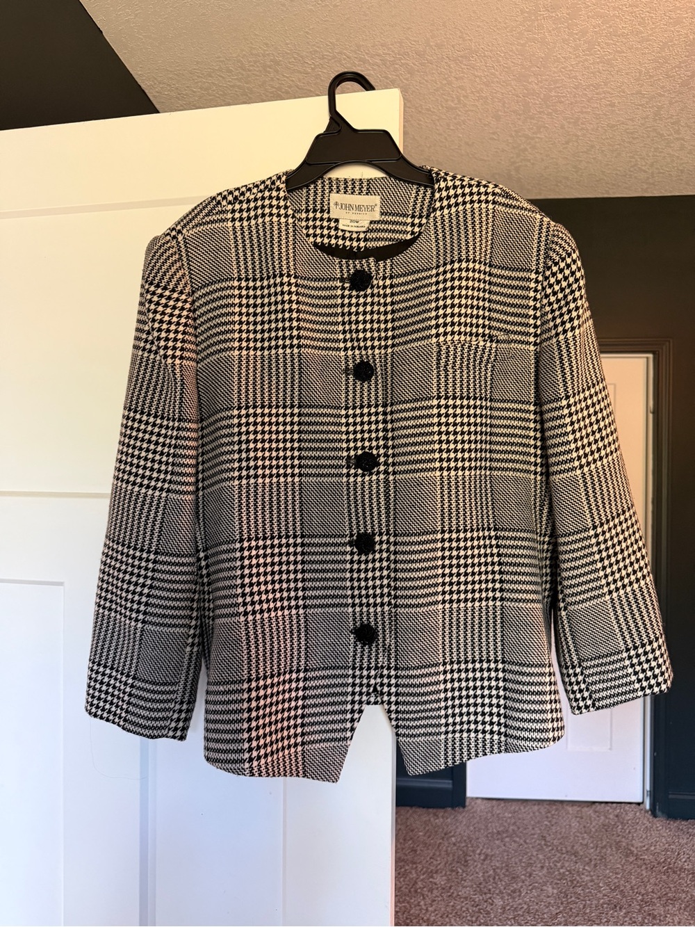 John Meyer of Norwich Black & White Houndstooth Jacket 20W
